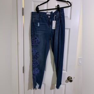 Floral embroidered skinny jeans